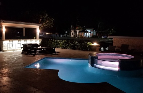Seven Mile Beach Boat Rental | Sleep on a Sleek Italian Yacht in the Cayman Islands