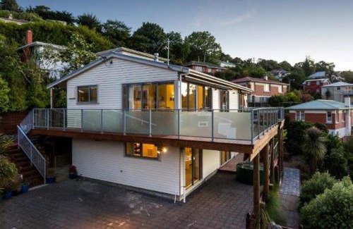 Dunedin Bed & Breakfast | Sleep on the Steepest Street in the World!