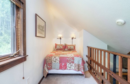 Telluride Hotel | Sleep Six in This Private Lofted Room With a Kitchenette