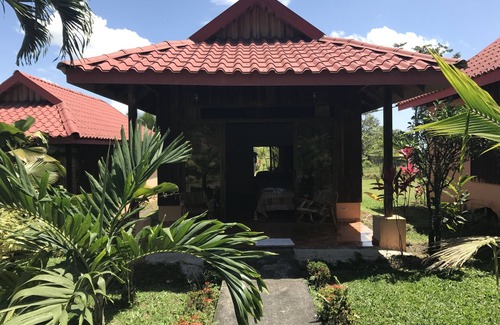 La Fortuna Hotel | Sleep VIP with Private room with Arenal Volcano views