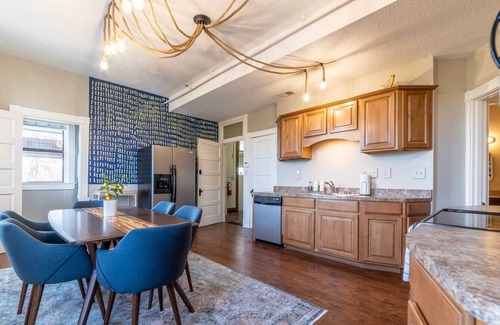 Shelby Park House | Sleep42 Swepson Corporate Bungalow 21Bed 15BR 10BA