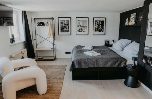 Celle Apartment | sleepArt Black&White