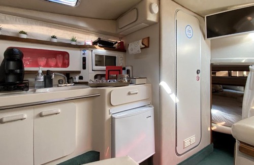 Campanha Boat Rental | SLEEPBOAT YACHT