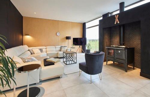 Potter Brompton House | Sleeper Cottage - Sleeps 8