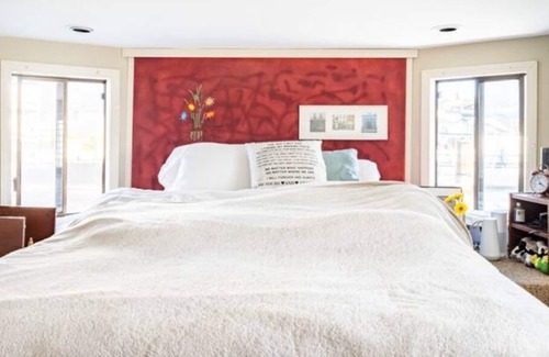 Wallingford Boat Rental | Sleepless in Seattle on a HouseBoat