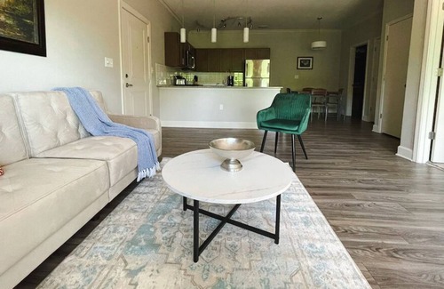 Ferndale House | Sleepover: Dazzling 1BD/1BA + Gym - Little Rock