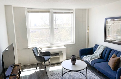 Mount Auburn Apartment | Sleepover: Extraordinary 1BD/1BA +Gym - Cincinnati