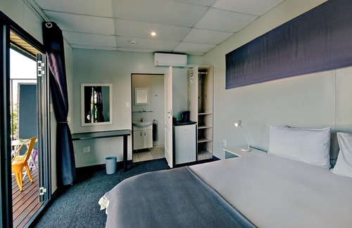 White River Hotel | Sleepover KMIA