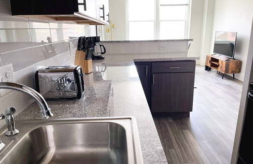 Mount Auburn Apartment | Sleepover: Marvelous 1BD/1BA + Gym - Cincinnati