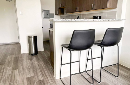 Mount Auburn Apartment | Sleepover: Marvelous 1BD/1BA + Gym - Cincinnati