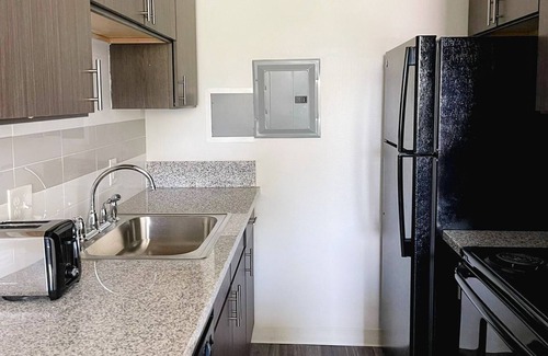 Corryville Apartment | Sleepover: Stunning 1BD/1BA + Gym - Downtown Cincinnati