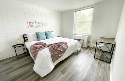 Mount Auburn Apartment | Sleepover: Superior 1BD/1BA + Gym -Cincinnati