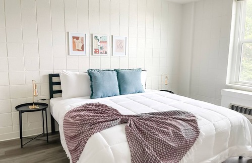 Mount Auburn Apartment | Sleepover: Superior 1BD/1BA + Gym -Cincinnati