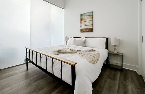 Downtown Kansas City Apartment | Sleepover: Supreme 1BD/1BA + City Views - Downtown KC