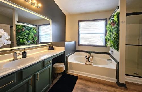 Lawrenceville House | Sleeps 10 Pet & Family 4br Stay Near Hospital