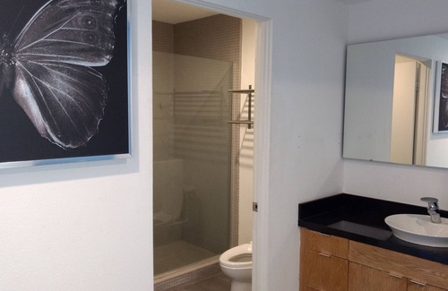 Baristo House | Sleeps 10-Pool, Hot Tub, Private Guest House, Parking, Walk To Town