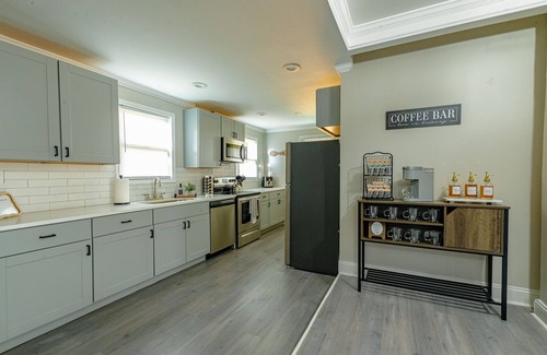 Jefferson Park House | Sleeps 10- Ultimate Family Haven