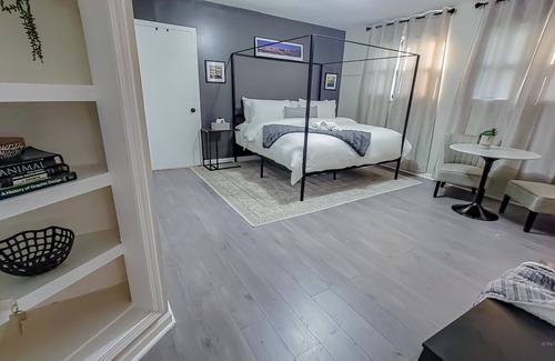 Jefferson Park House | Sleeps 10- Ultimate Family Haven