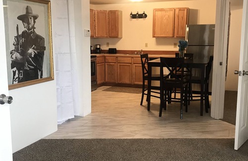 Duchesne Apartment | SLEEPS 11 ! BRAND NEW APARTMENT WITH STAINLESS STEEL APPLIANCES