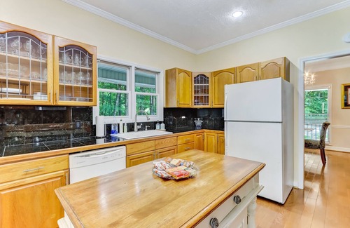 Lawrenceville House | Sleeps 12! Farmhouse retreat in the city on 13+ acres