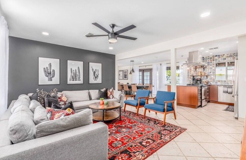 New Papago Parkway House | Sleeps 12 | Pool |Outdoor Living |Mins to Old Town