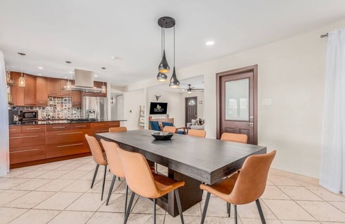 New Papago Parkway House | Sleeps 12 | Pool |Outdoor Living |Mins to Old Town