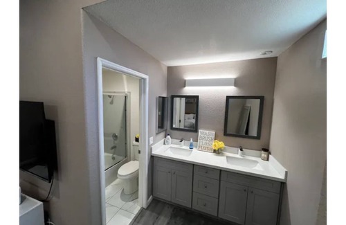 South San Jose House | Sleeps 12 ❤️ Spacious ❤️ Quiet Neighborhood