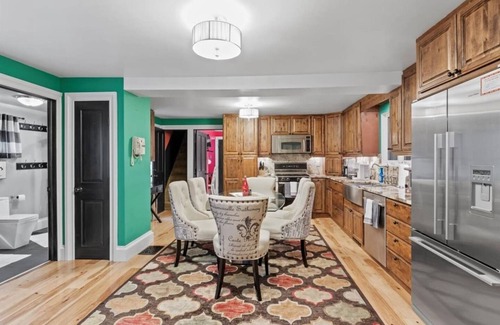 Seneca Falls House | Sleeps 13 | Seneca Wine Trail | Near Seneca & Cayuga Lake