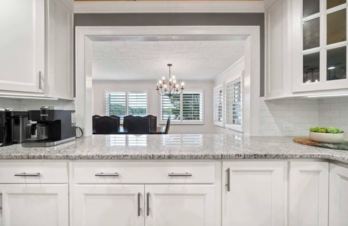 Milledgeville House | Sleeps 16, 4 Master's, Kayaks, Gaming Area + More!