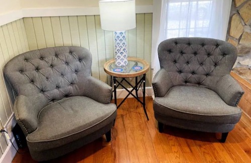 Dahlonega Other | SLEEPS 20! Cheerful Modern Farmhouse