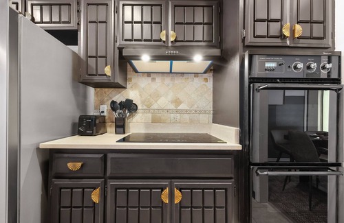 North San Antonio - SAT House | Sleeps 20~Sport Court~Heated Pool~Hot Tub~Putt Putt~Games