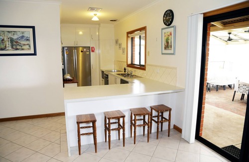 Bremer House | Sleeps 22 guests, two fully-equipped wings. a traditional , comfortable vibe