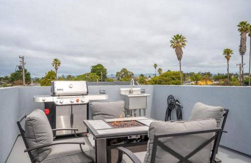 Oceano House | Sleeps 22 Two Houses Game Rooms