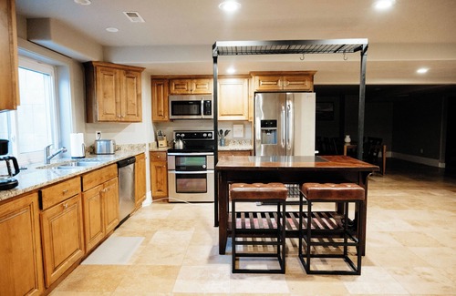 South Jordan House | Sleeps 23, 8 bedrooms, 6 bath, near SLC & Provo
