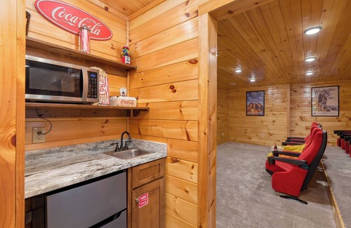Chalet Village North Cottage | Sleeps 24 2 Homes, Hot Tub, Sauna, Movie Theater, Firepit, Pool, Tennis Courts