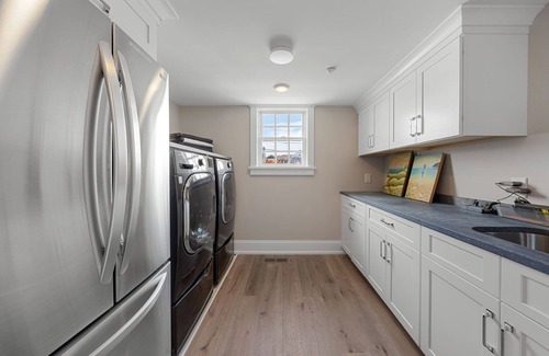 Stone Harbor House | Sleeps 24 - 90 steps to the Beach!