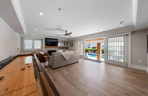 Stone Harbor House | Sleeps 24 - 90 steps to the Beach!
