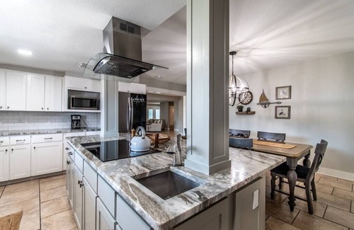 Bay Area House | Sleeps 32 - Spectacular Adjoining Homes Waits