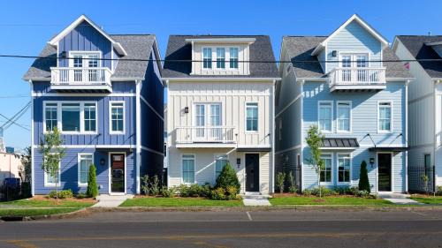Buena Vista House | Sleeps 36 3 Townhomes 12BDR Mins to DT Broadway Painted Ladies Nashville
