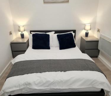 Golders Green Apartment | Sleeps 4 Modern Studio Golders Green NW11