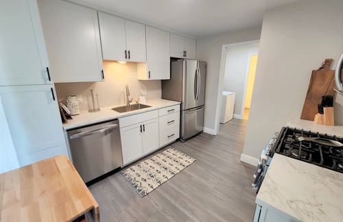 Sparks House | sleeps 5+ New inside less than 10 minutes to downtown Reno!