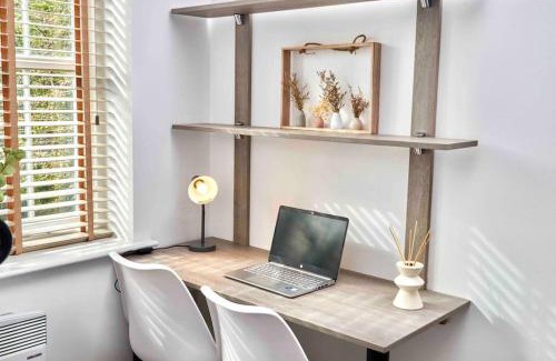Headingley Apartment | Sleeps 6 - Corporate & Family Stays - FREE Parking & WiFi