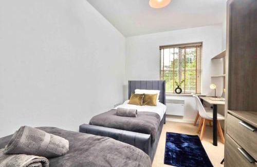 Headingley Apartment | Sleeps 6 - Corporate & Family Stays - FREE Parking & WiFi