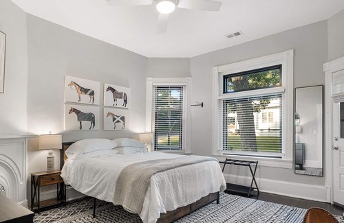 Clifton House | Sleeps 6-Fully Renovated Historic Home