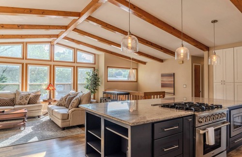 Northwest Colorado Springs House | Sleeps 7, Family/Pet friendly, Fenced yard
