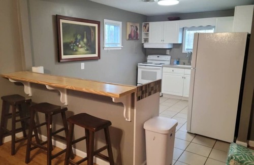 Knoxville Apartment | Sleeps 7, value packed, 2 baths, comfy