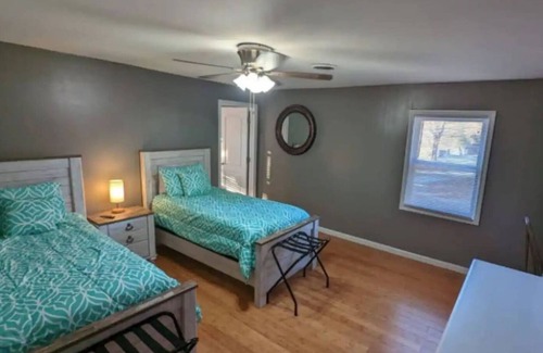 Knoxville Apartment | Sleeps 7, value packed, 2 baths, comfy