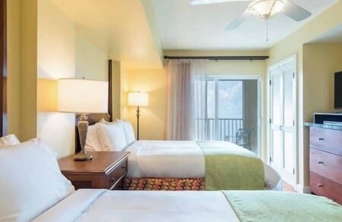 Estate Bakkero Resort | Sleeps 8 | Beachfront | Spa | Lux Resort | Marriott