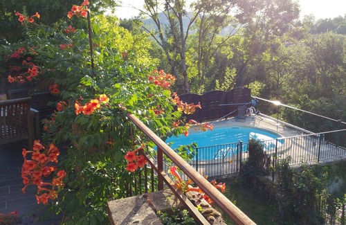 Saint-Jean-Lespinasse Cottage | Sleeps 8, swimming pool, view, classified 4*