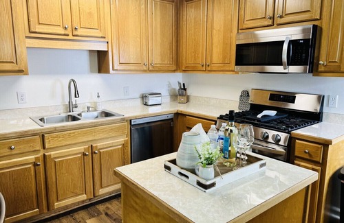 Buford House | Sleeps 8, Lake Lanier Hidden Gem, Miles from Mall of Georgia